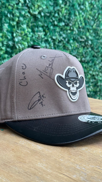 Gorra Primera Edicion Tipo De Rancho Gris Autografiada